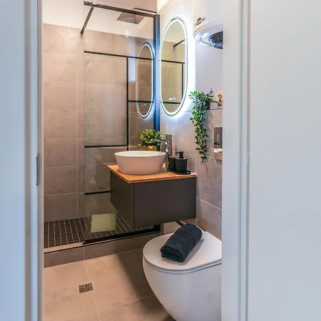 Andreea - Cozy Near Piata Obor Market * Boekarest