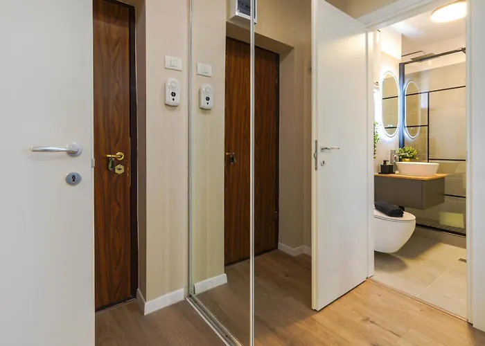 Апартаменти Andreea - Cozy Near Piata Obor Market Бухарест